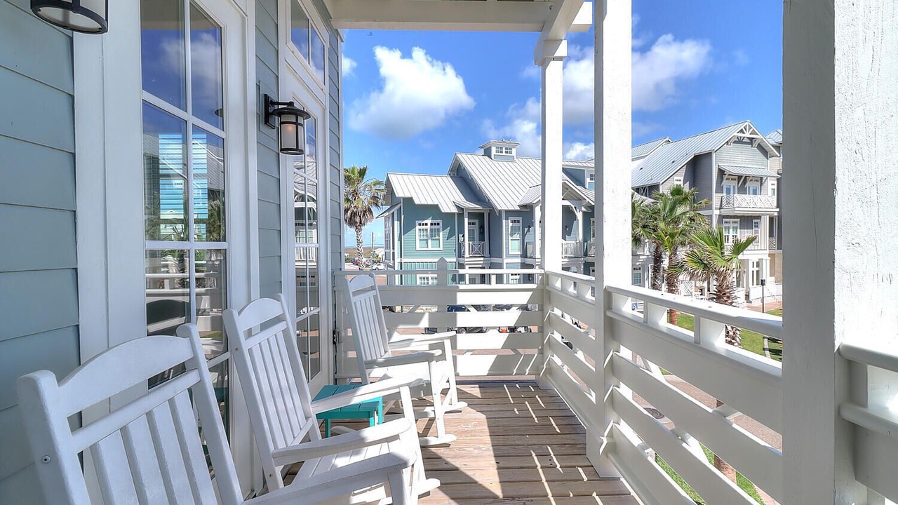 Photo of Patio Balcony in Cinnamon Shore
