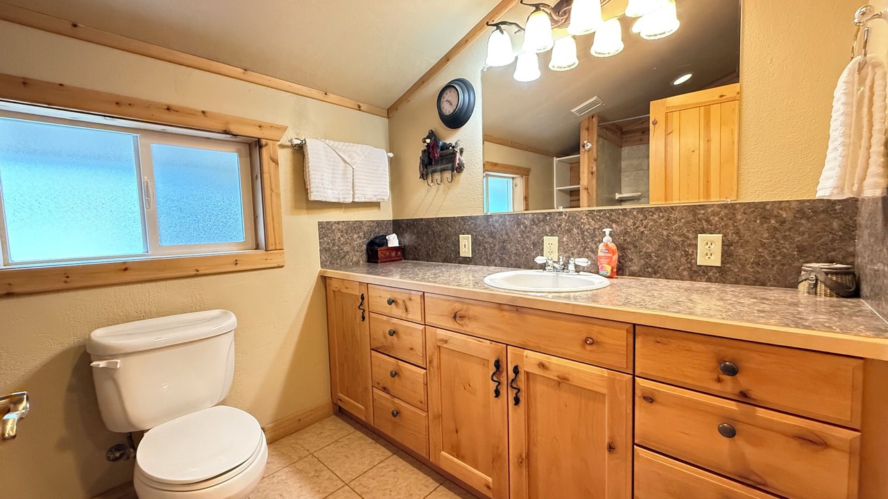 Photo of Bathroom in Island Park