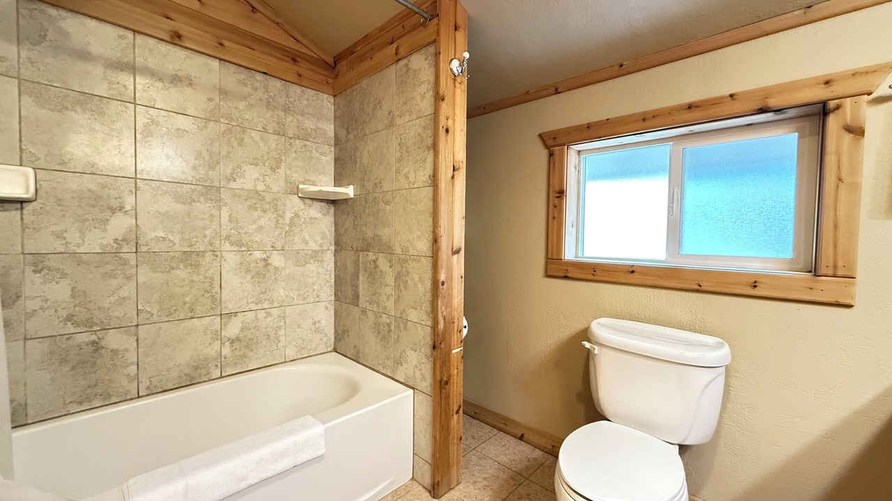 Photo of Bathroom in Island Park