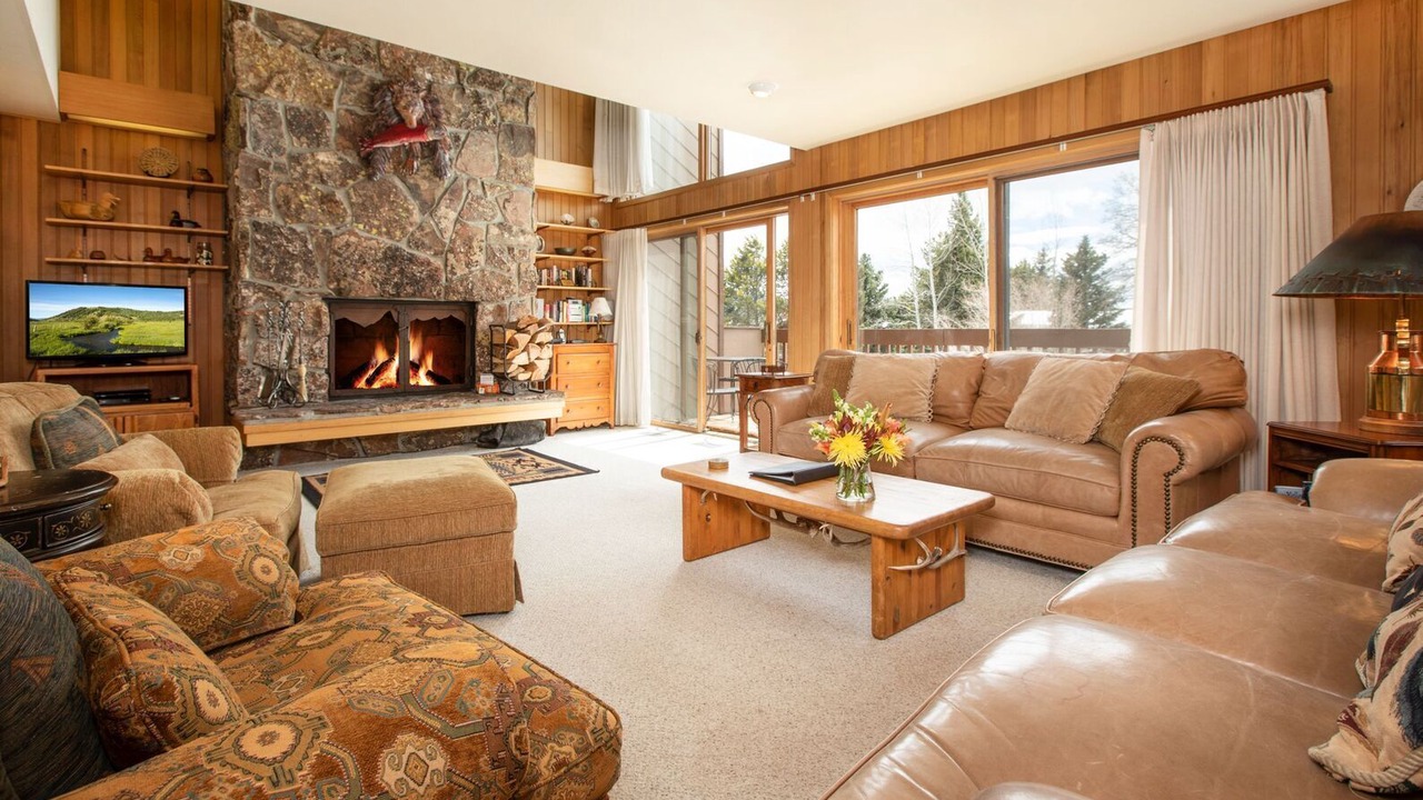 Photo of Livingroom in Teton Village