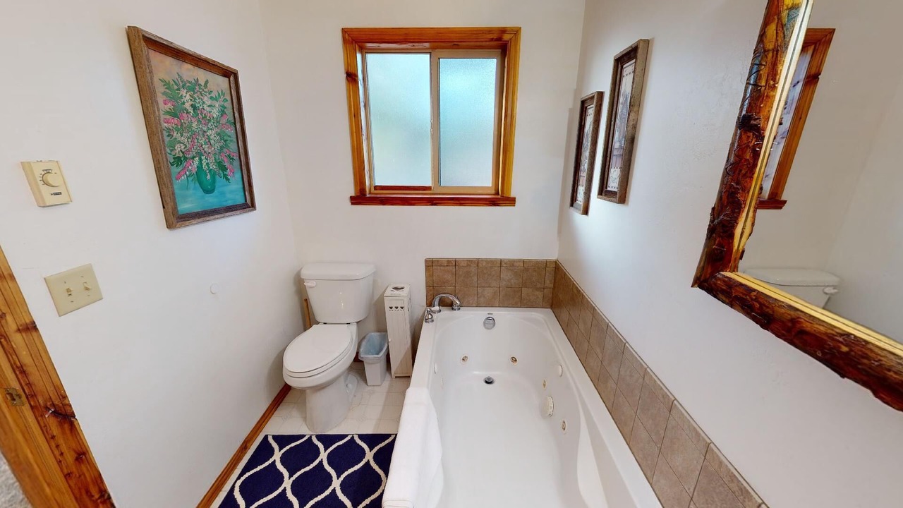 Photo of Bathroom in Island Park