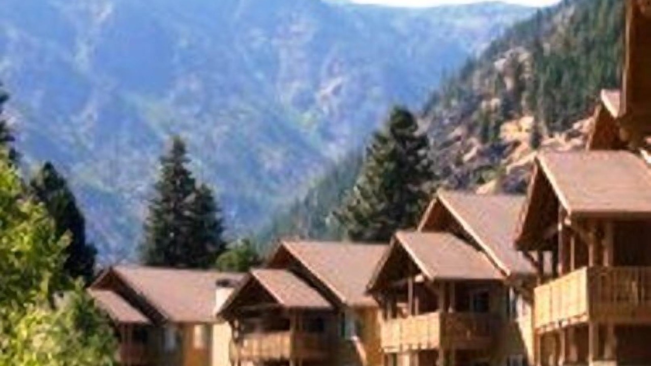 Photo of Others in Downtown Leavenworth