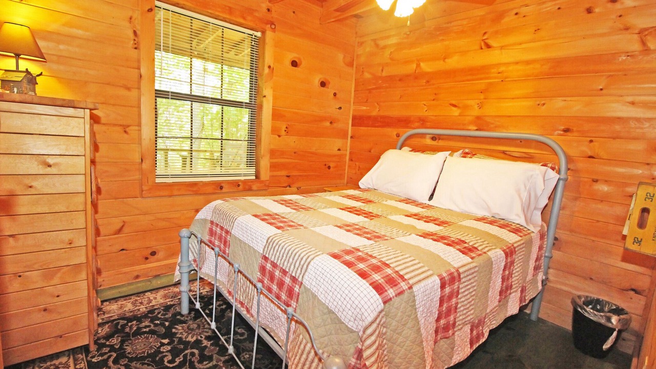 Photo of Bedroom in Copperhill