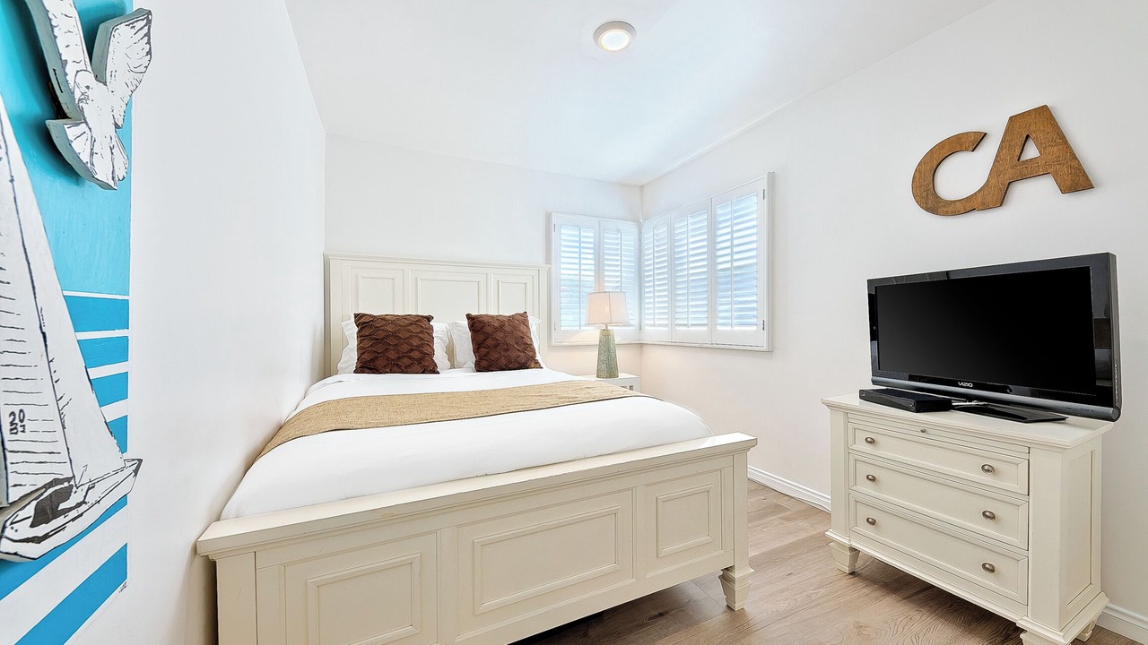 Photo of Bedroom in Mission Beach
