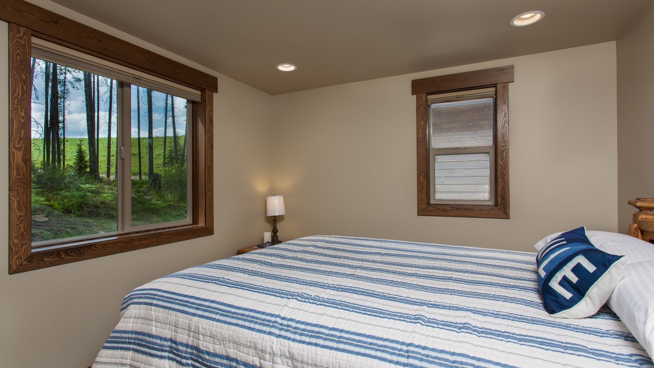 Photo of Bedroom in West Glacier