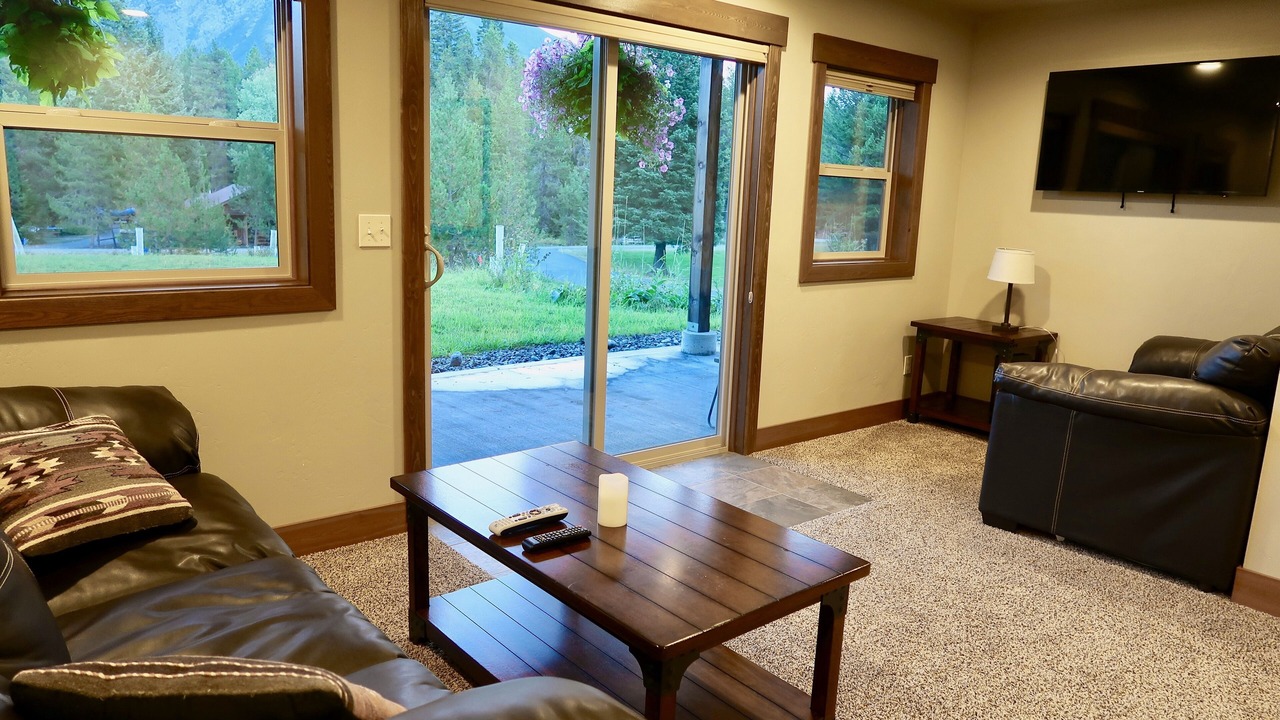 Photo of Livingroom in West Glacier