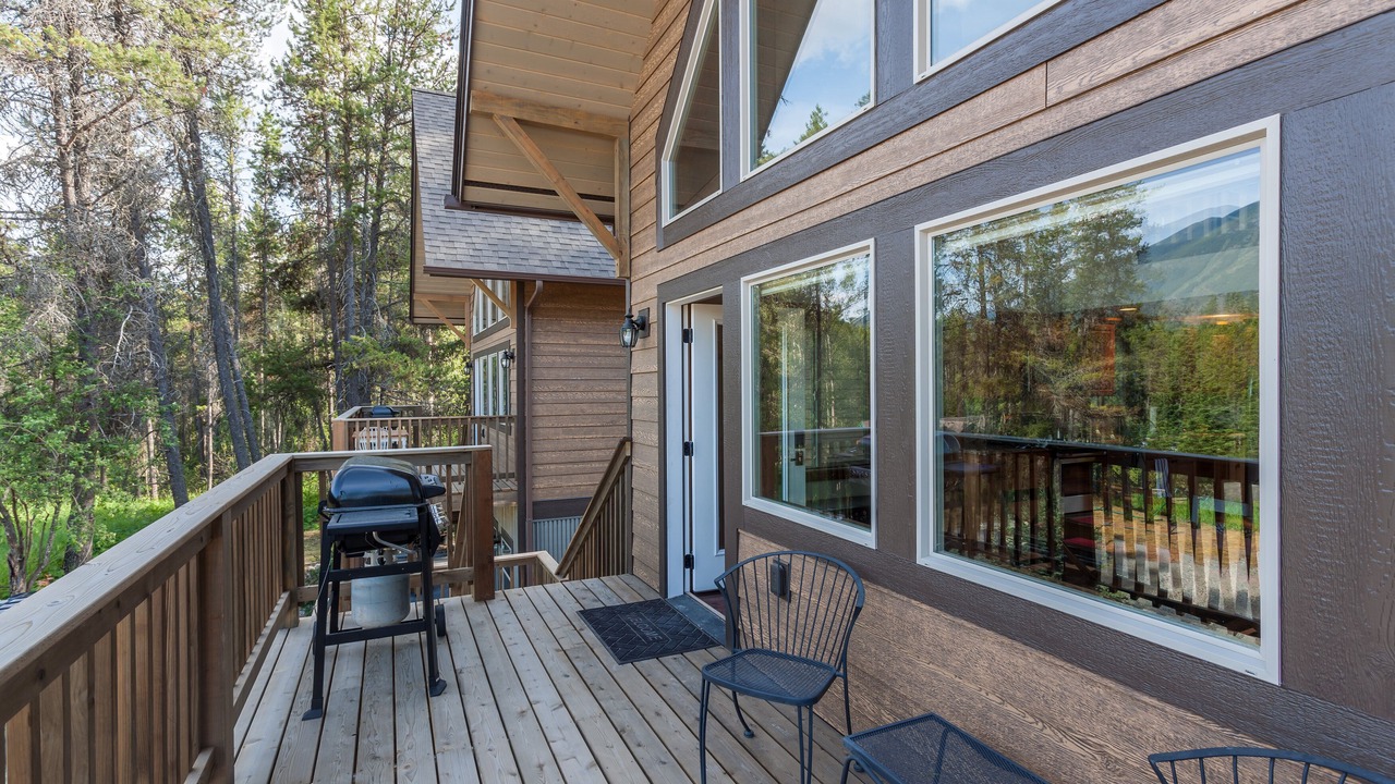 Photo of Patio Balcony in West Glacier