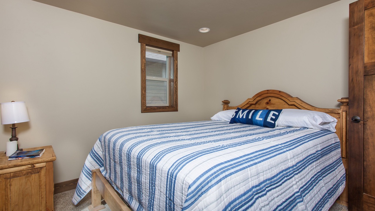 Photo of Bedroom in West Glacier