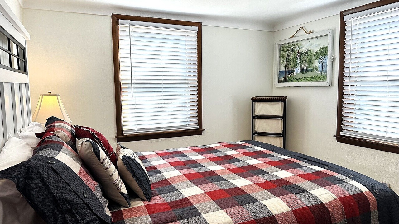Photo of Bedroom in Oak Harbor