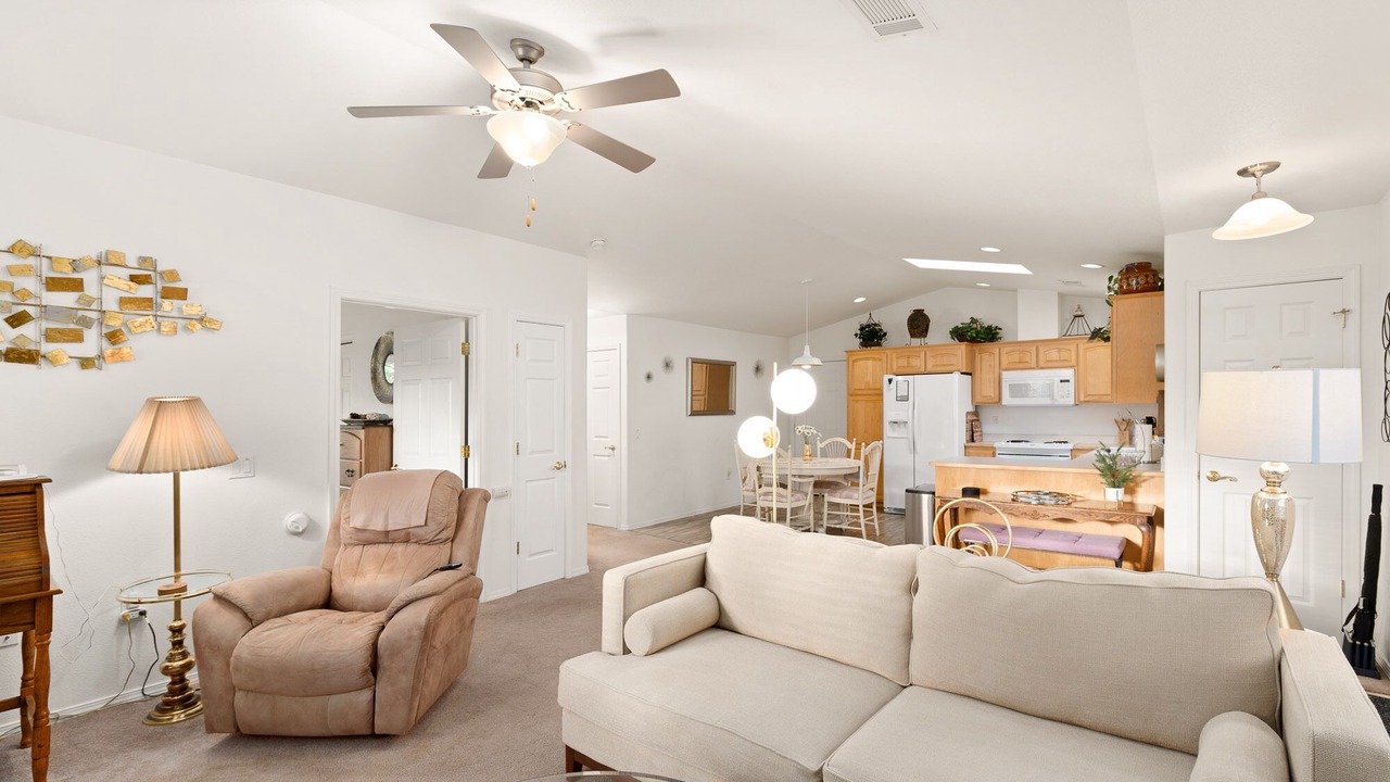 Photo of Livingroom in Redwood