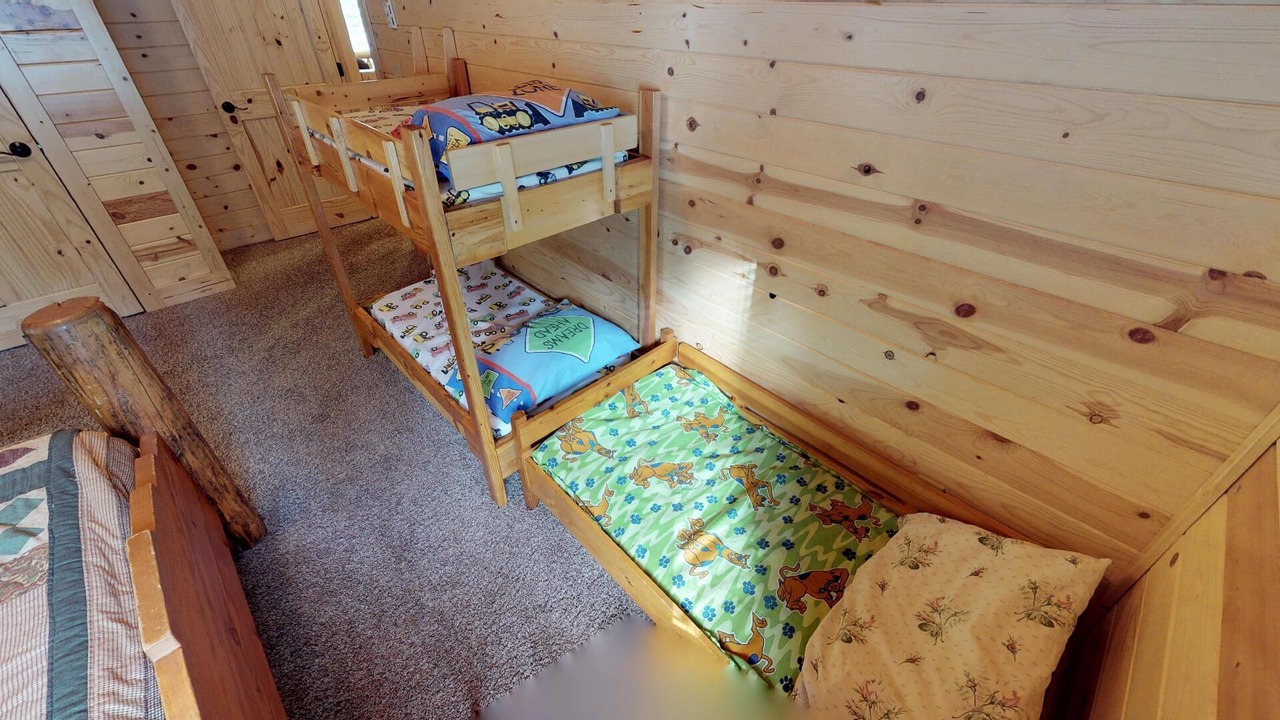 Photo of Bedroom in Island Park