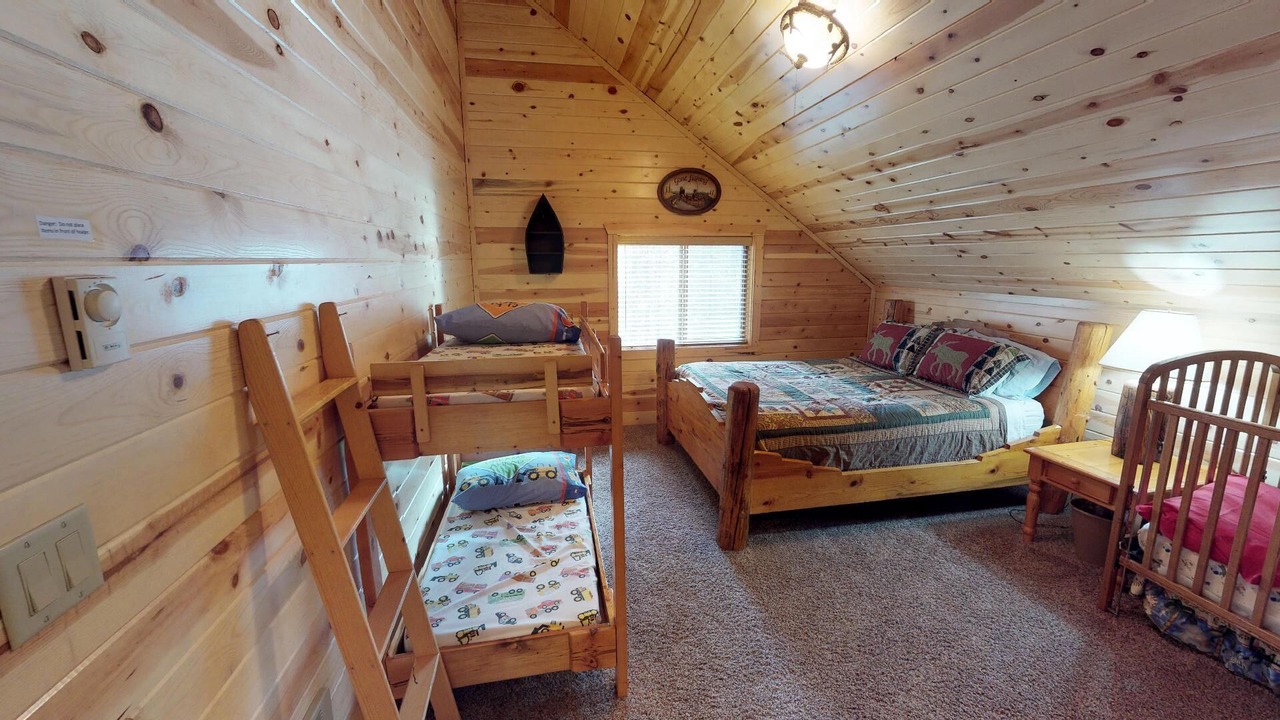 Photo of Bedroom in Island Park