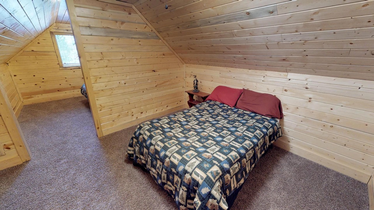 Photo of Bedroom in Island Park