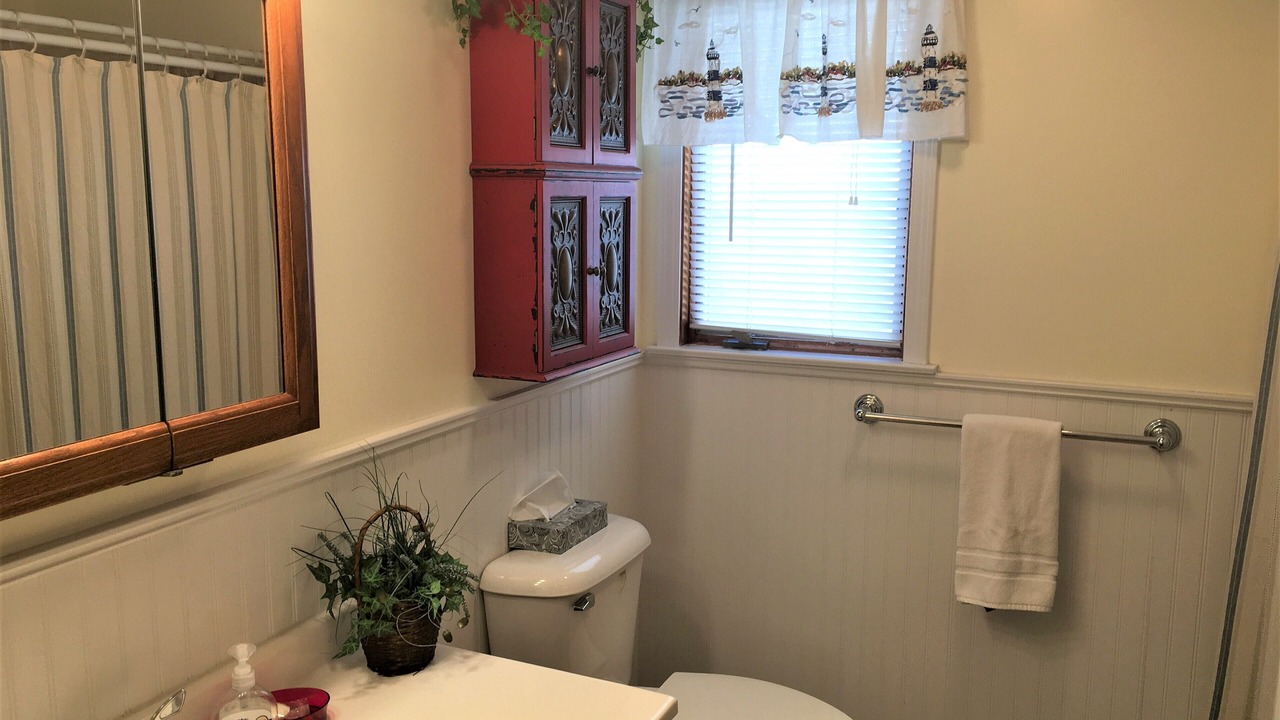 Photo of Bathroom in Oak Harbor