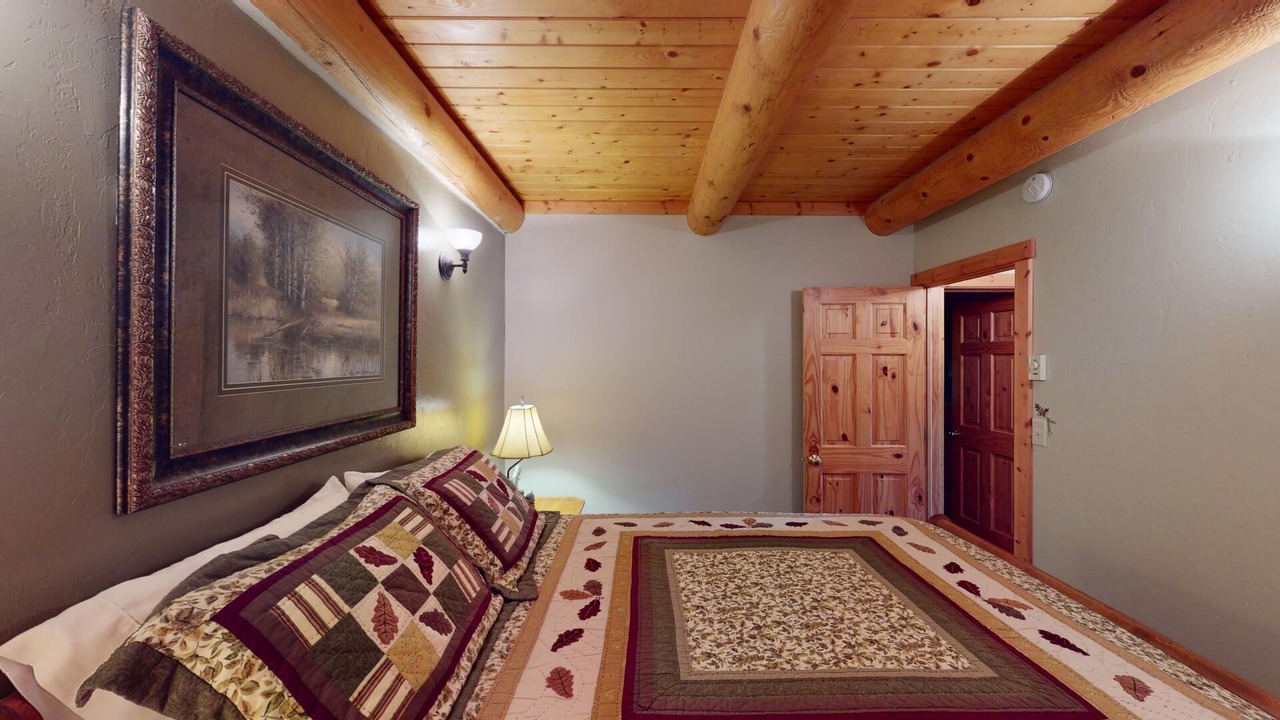 Photo of Bedroom in Island Park