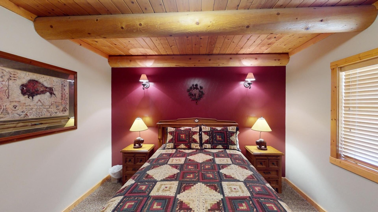 Photo of Bedroom in Island Park