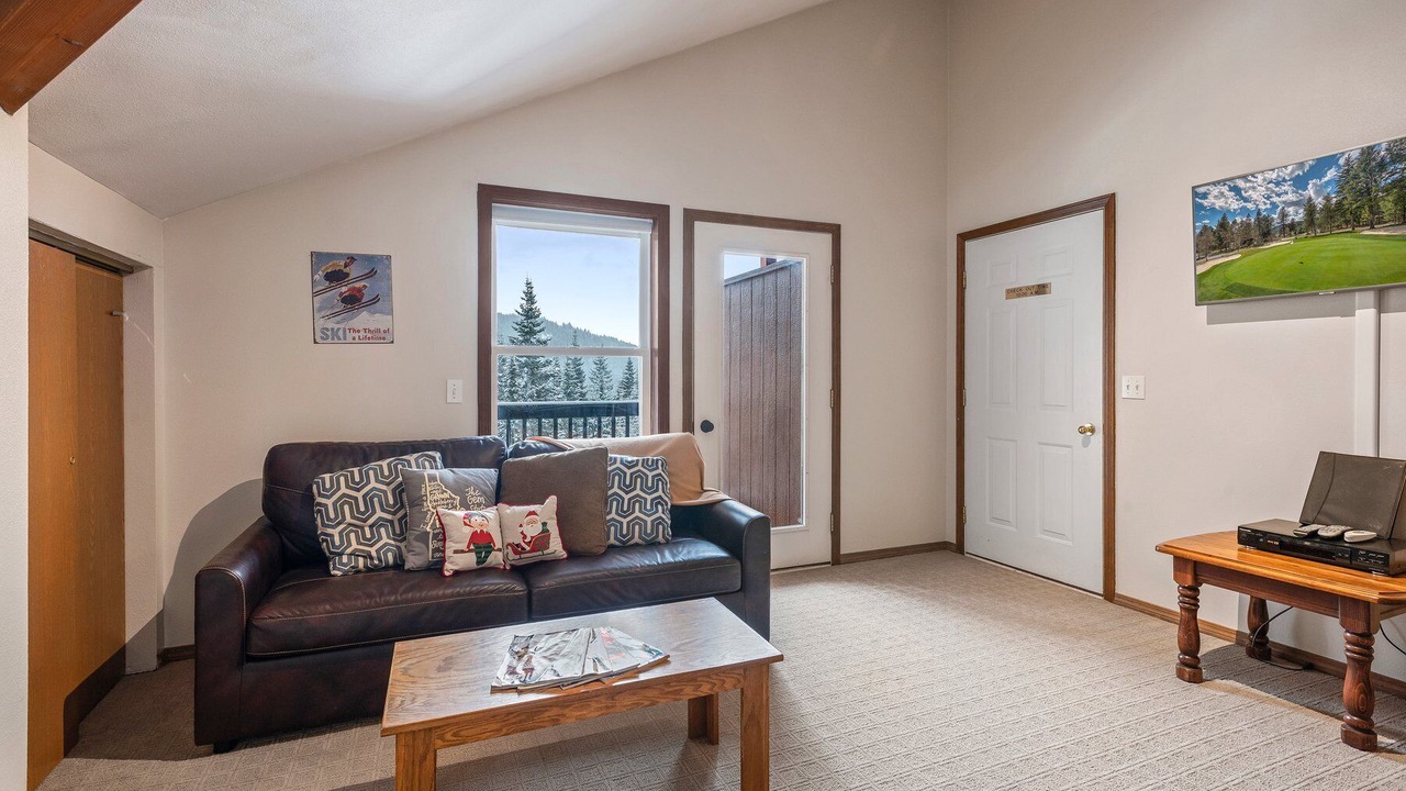 Photo of Livingroom in Sandpoint
