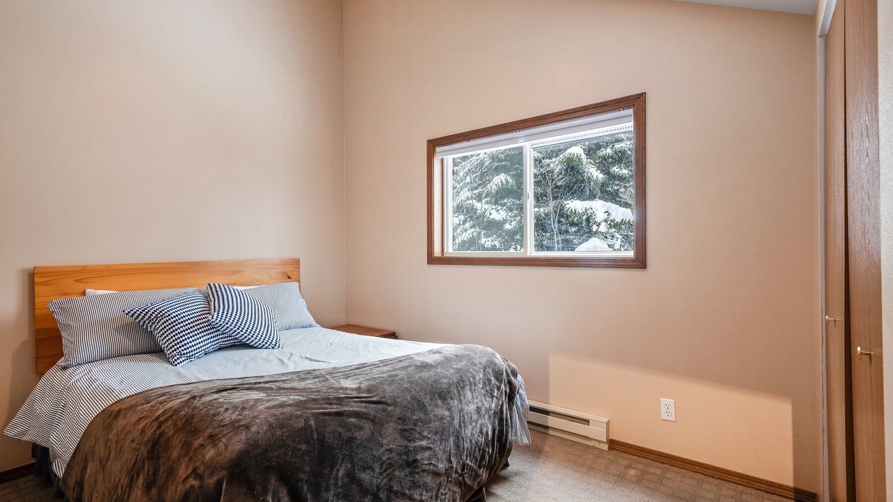 Photo of Bedroom in Sandpoint