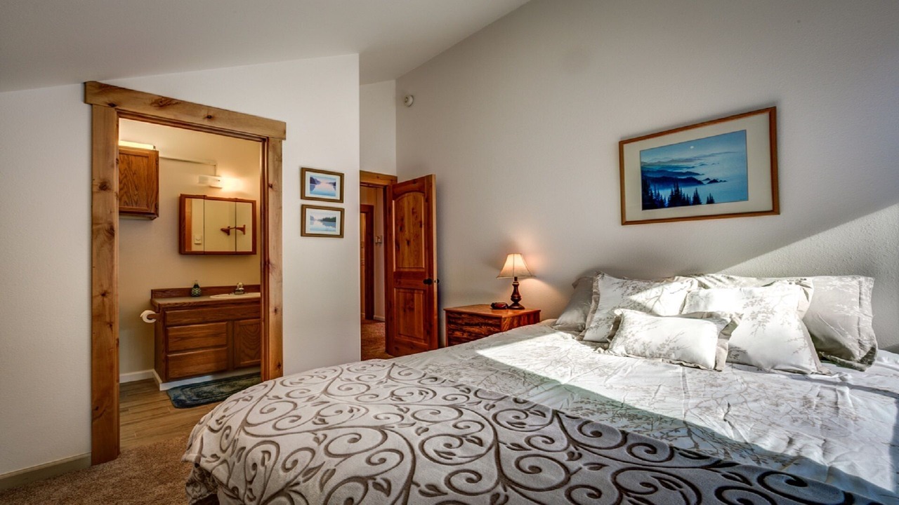 Photo of Bedroom in Sandpoint
