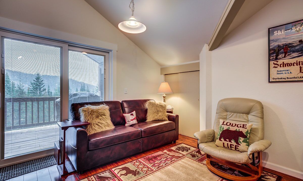 Photo of Livingroom in Sandpoint