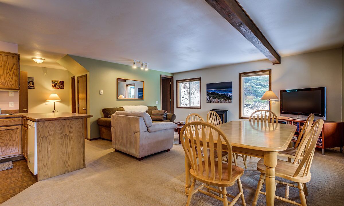 Photo of Livingroom in Sandpoint