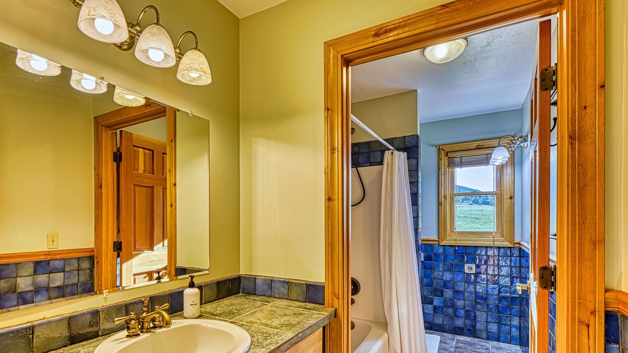 Photo of Bathroom in Wineglass