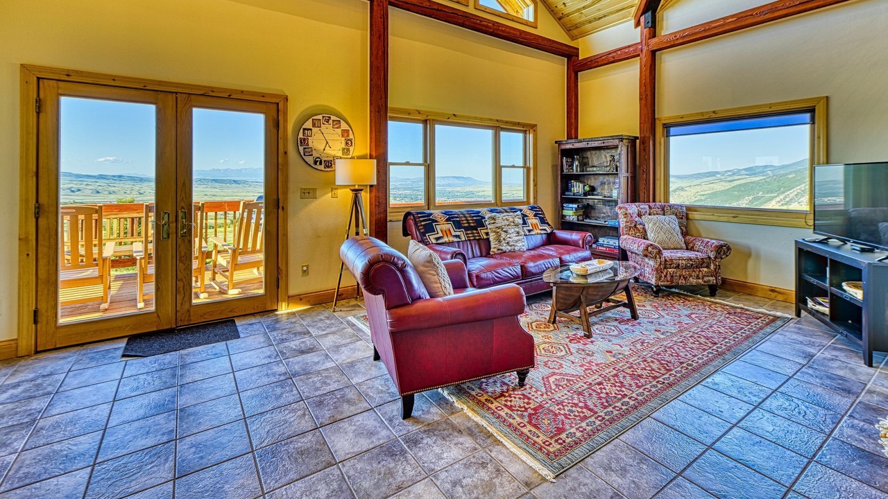 Photo of Livingroom in Wineglass