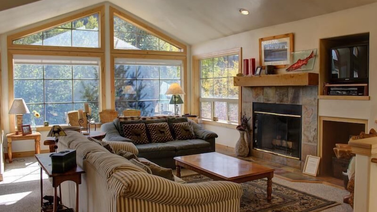 Photo of Bedroom in Warm Springs