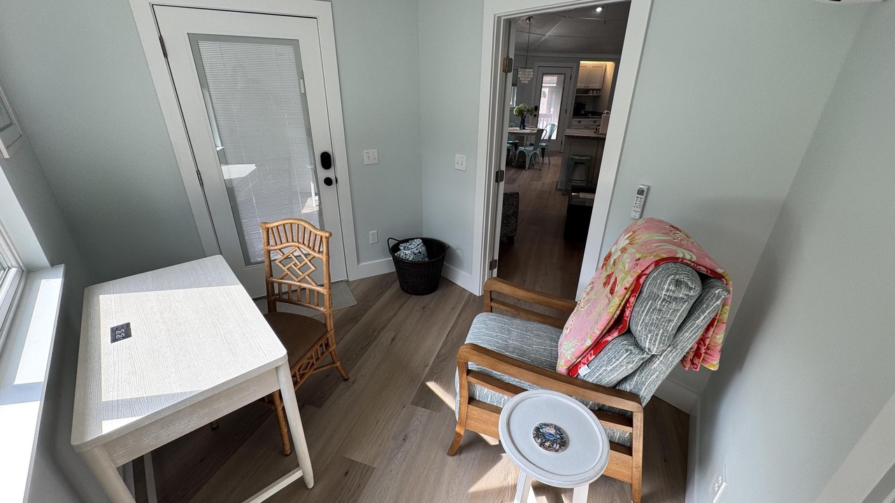 Photo of Livingroom in Night Heron