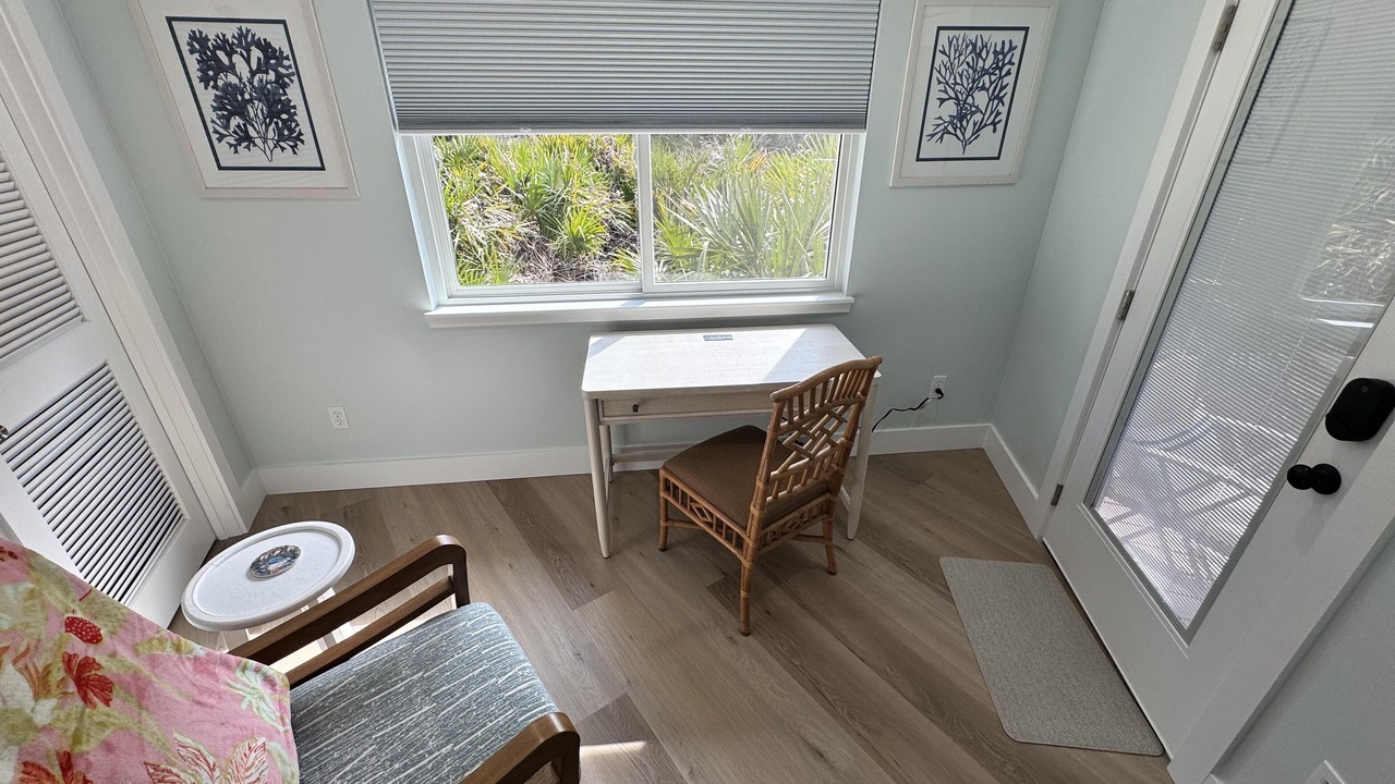Photo of Livingroom in Night Heron