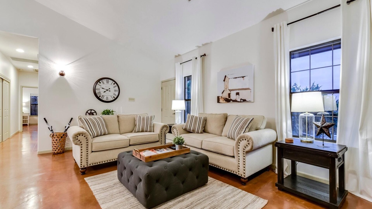 Photo of Livingroom in Dripping Springs