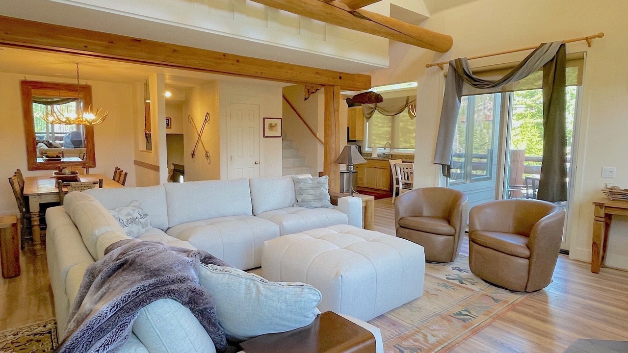 Photo of Livingroom in Saddle Ridge