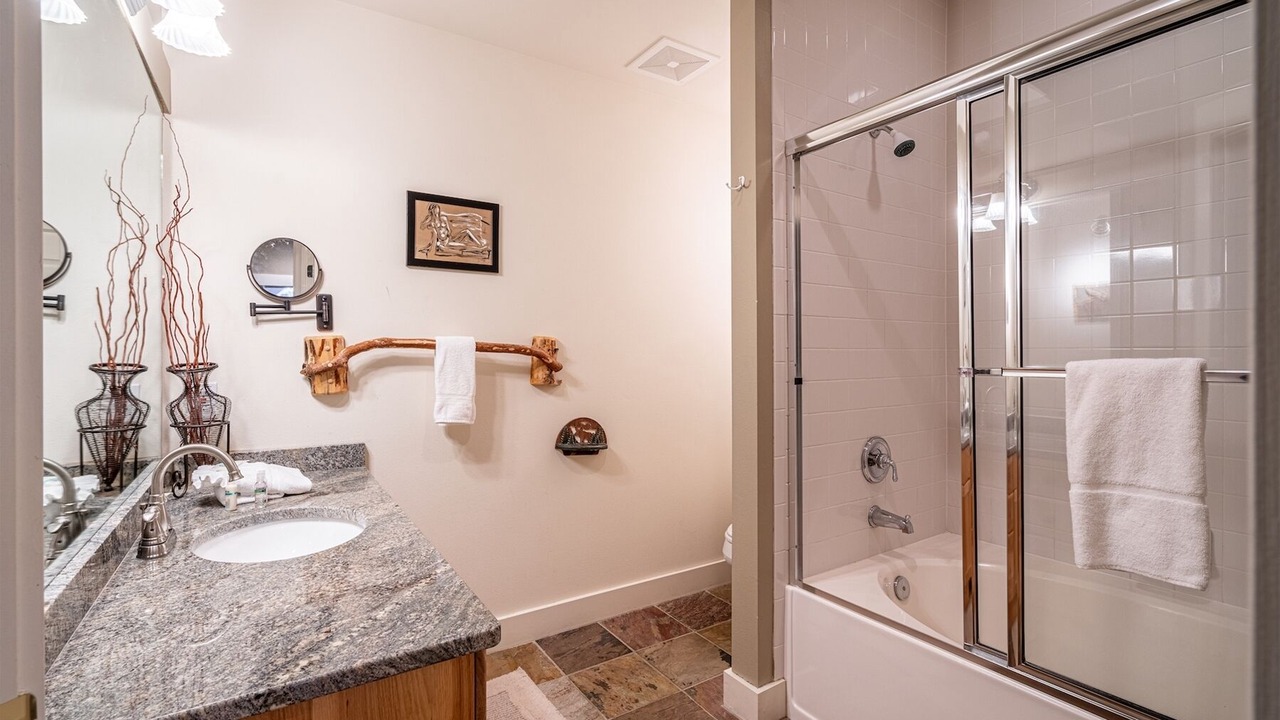 Photo of Bathroom in Saddle Ridge