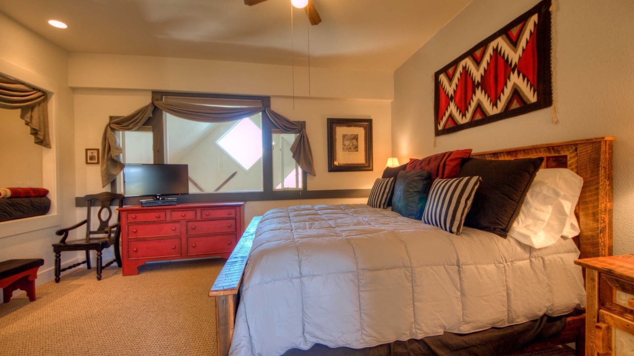 Photo of Bedroom in Saddle Ridge
