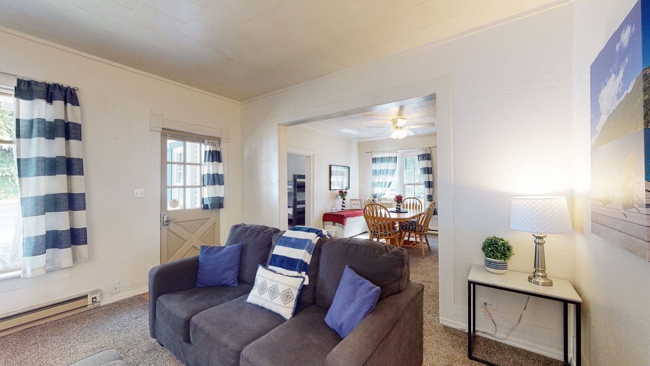 Photo of Livingroom in Harrison