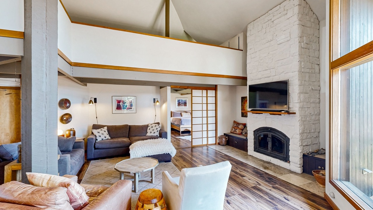 Photo of Livingroom in Sandpoint