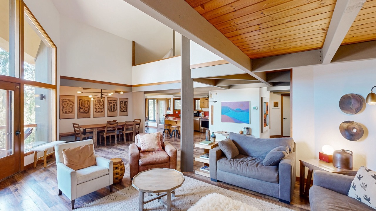 Photo of Livingroom in Sandpoint