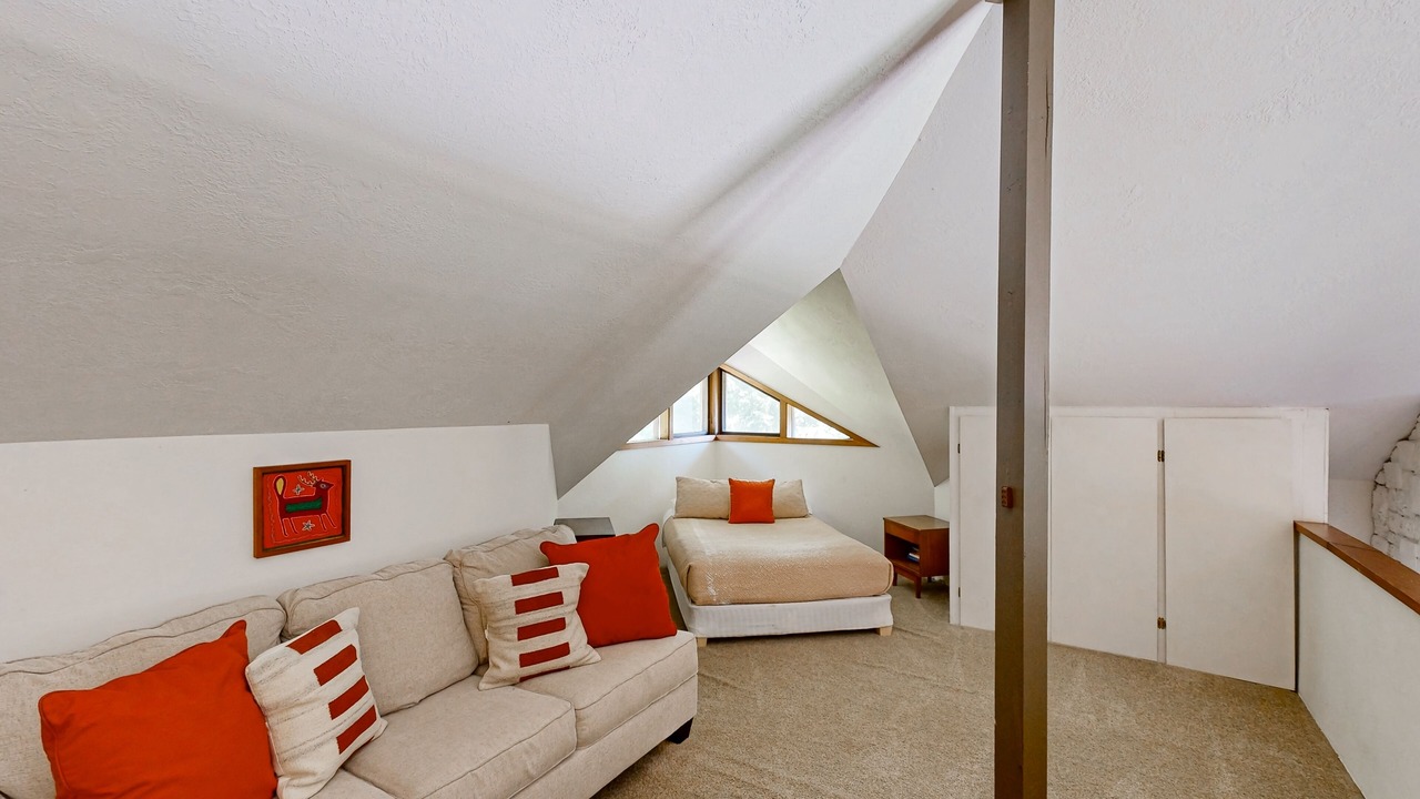 Photo of Livingroom in Sandpoint