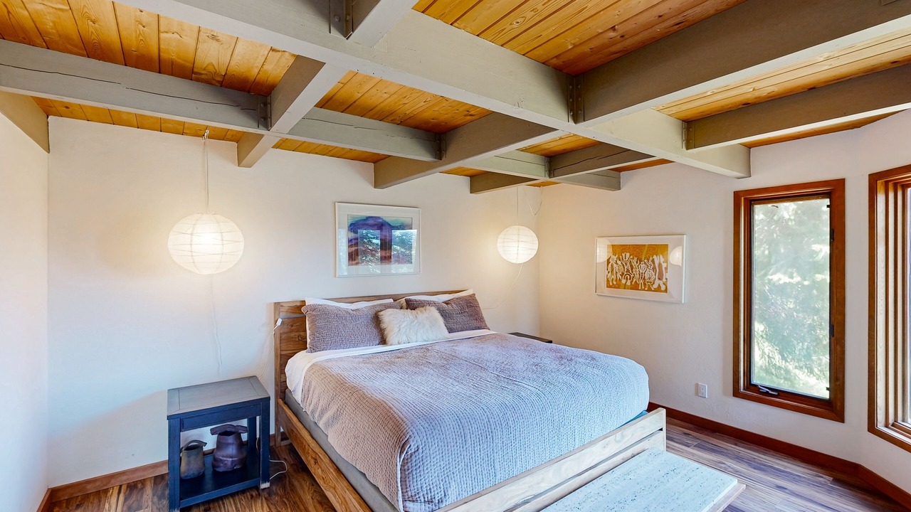 Photo of Bedroom in Sandpoint