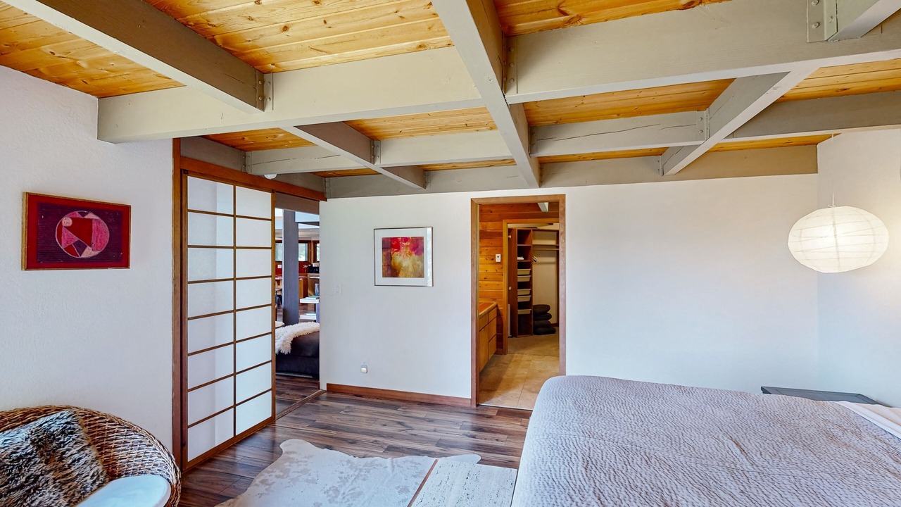 Photo of Bedroom in Sandpoint