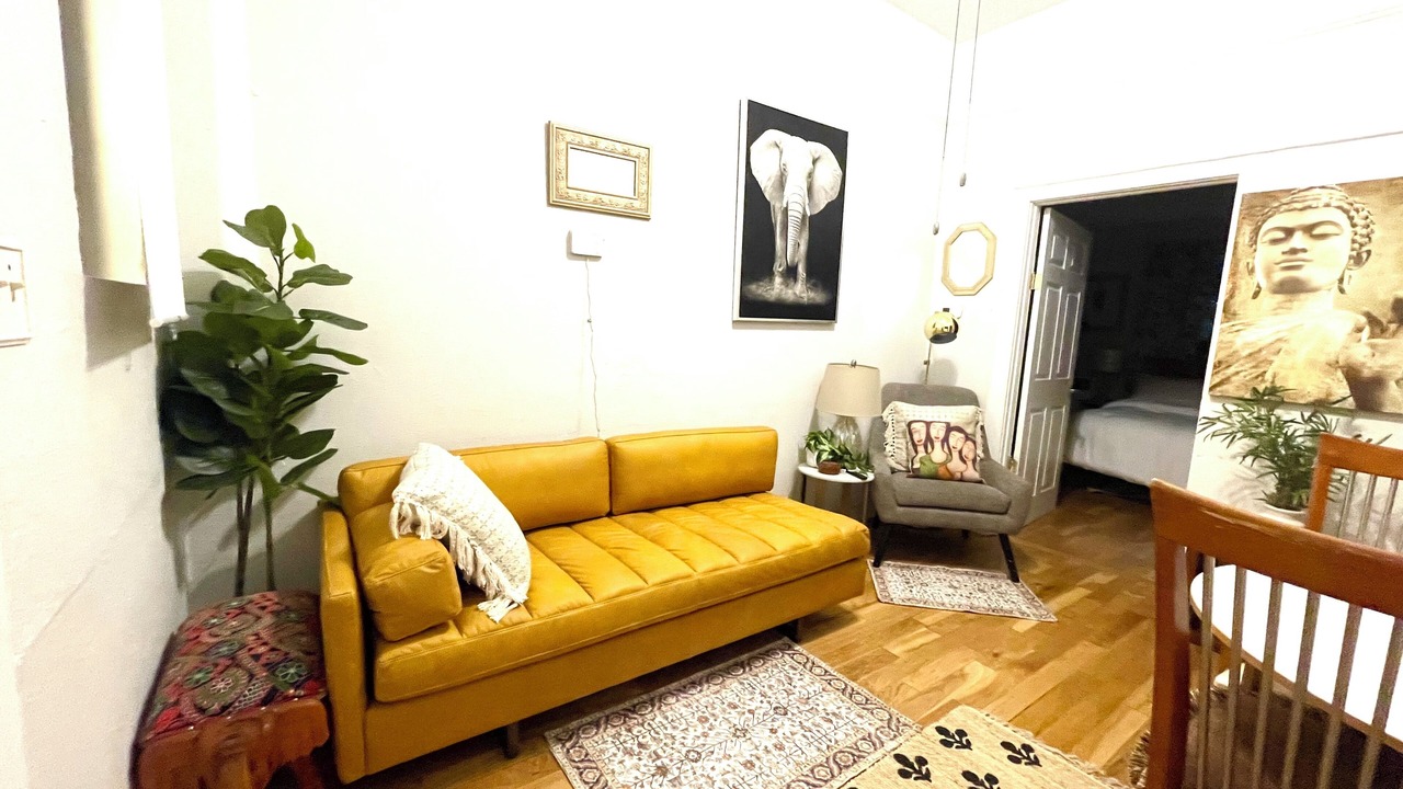 Photo of Livingroom in Wilshire