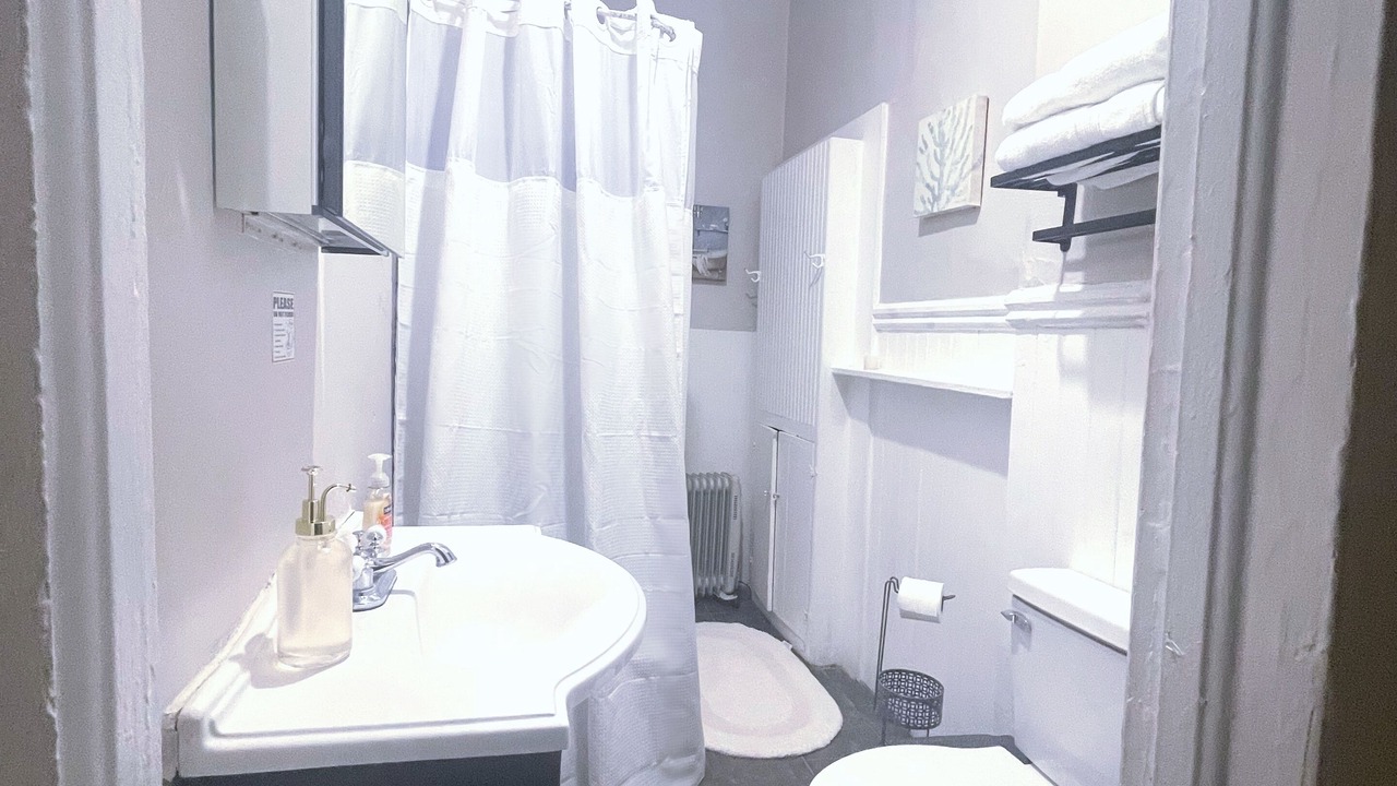 Photo of Bathroom in Wilshire