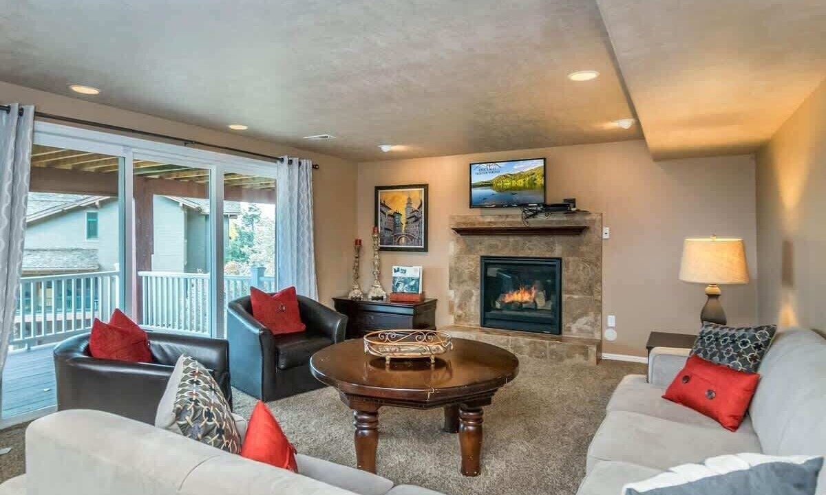 Photo of Livingroom in Draper