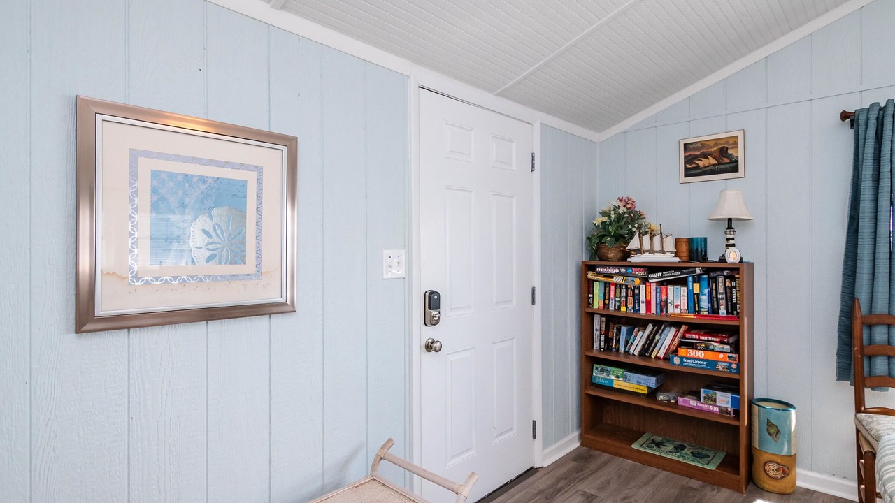 Photo of Bedroom in Long Beach