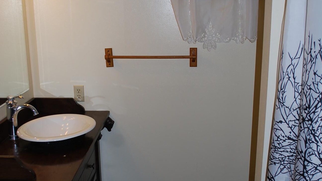 Photo of Bathroom in Gardiner