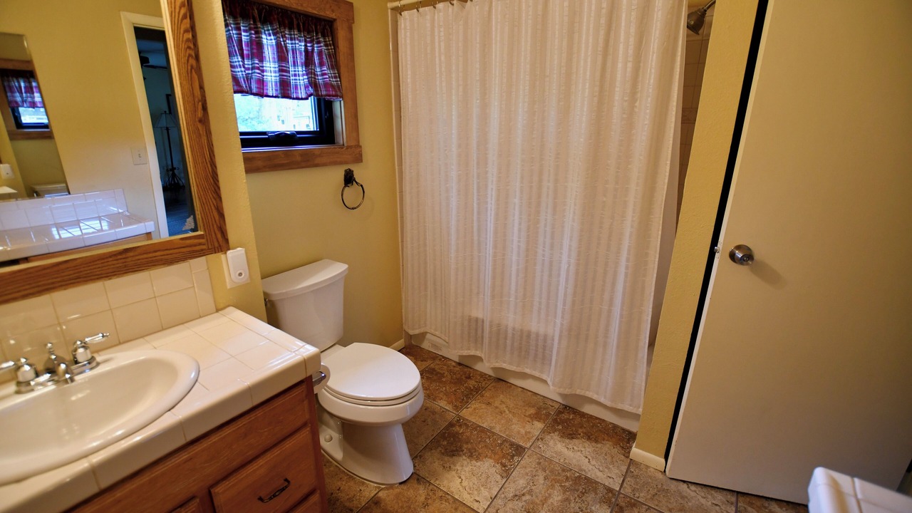 Photo of Bathroom in Gardiner