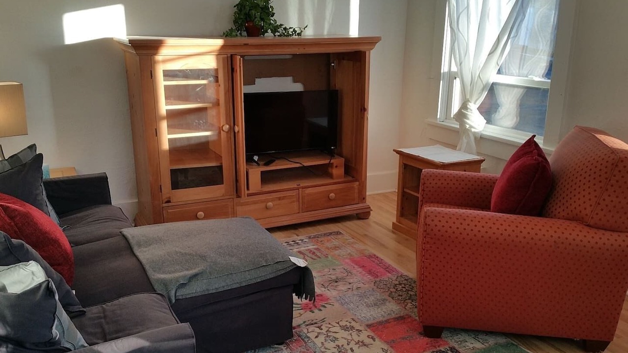 Photo of Livingroom in Downtown Klamath Falls