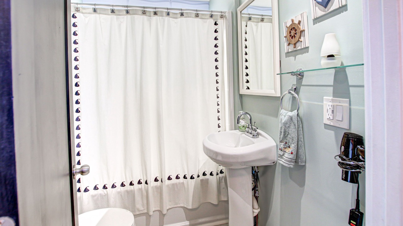 Photo of Bathroom in Port Clinton