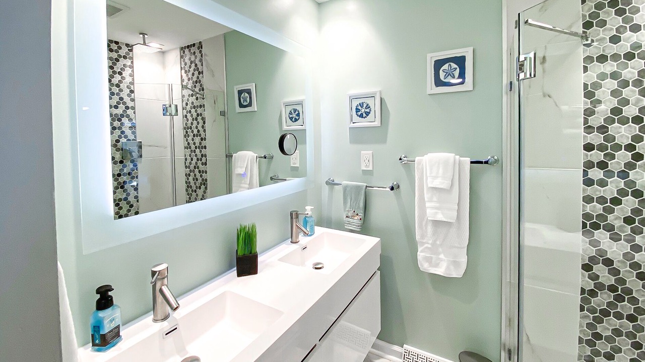 Photo of Bathroom in Port Clinton
