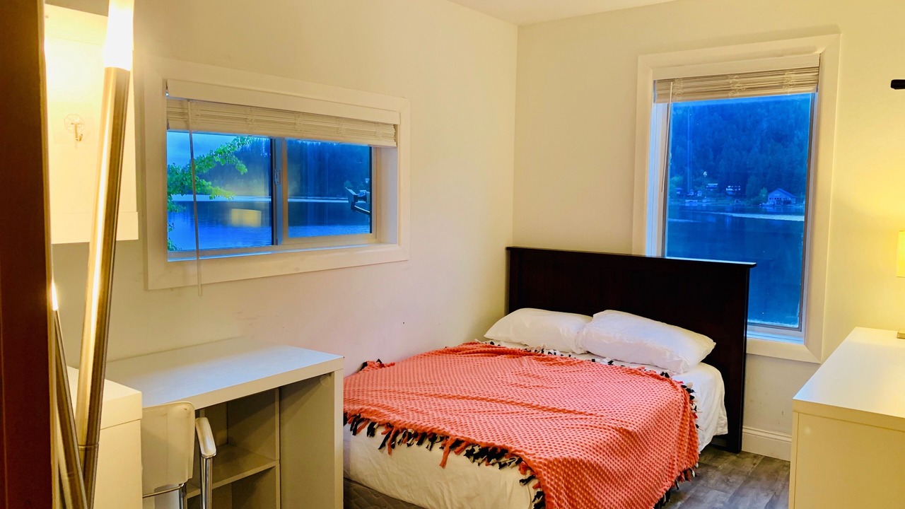 Photo of Bedroom in Loon Lake